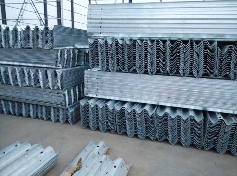 安徽安庆公路成套波形护栏板生产厂家