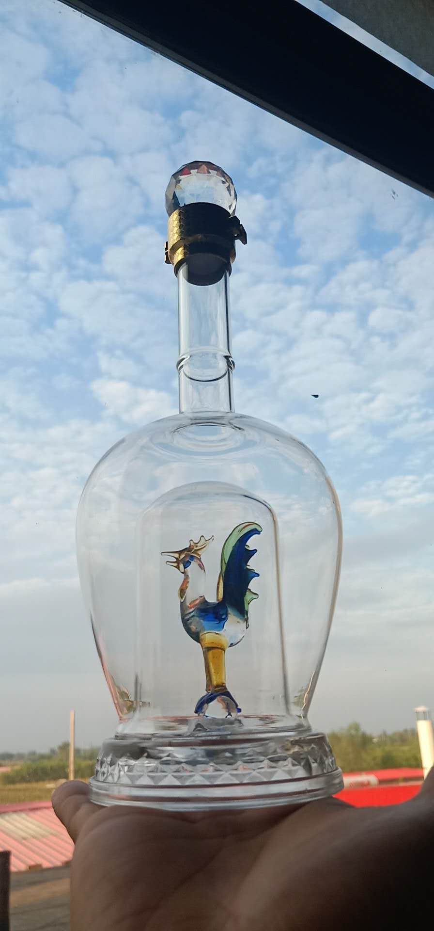 双层内置十二生肖鸡造型玻璃白酒瓶吹制异形工艺玻璃瓶